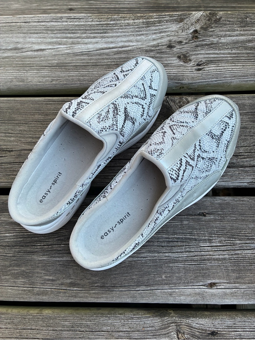 Easy Spirit White Snake-Print Slip-On Sneakers Size 10W